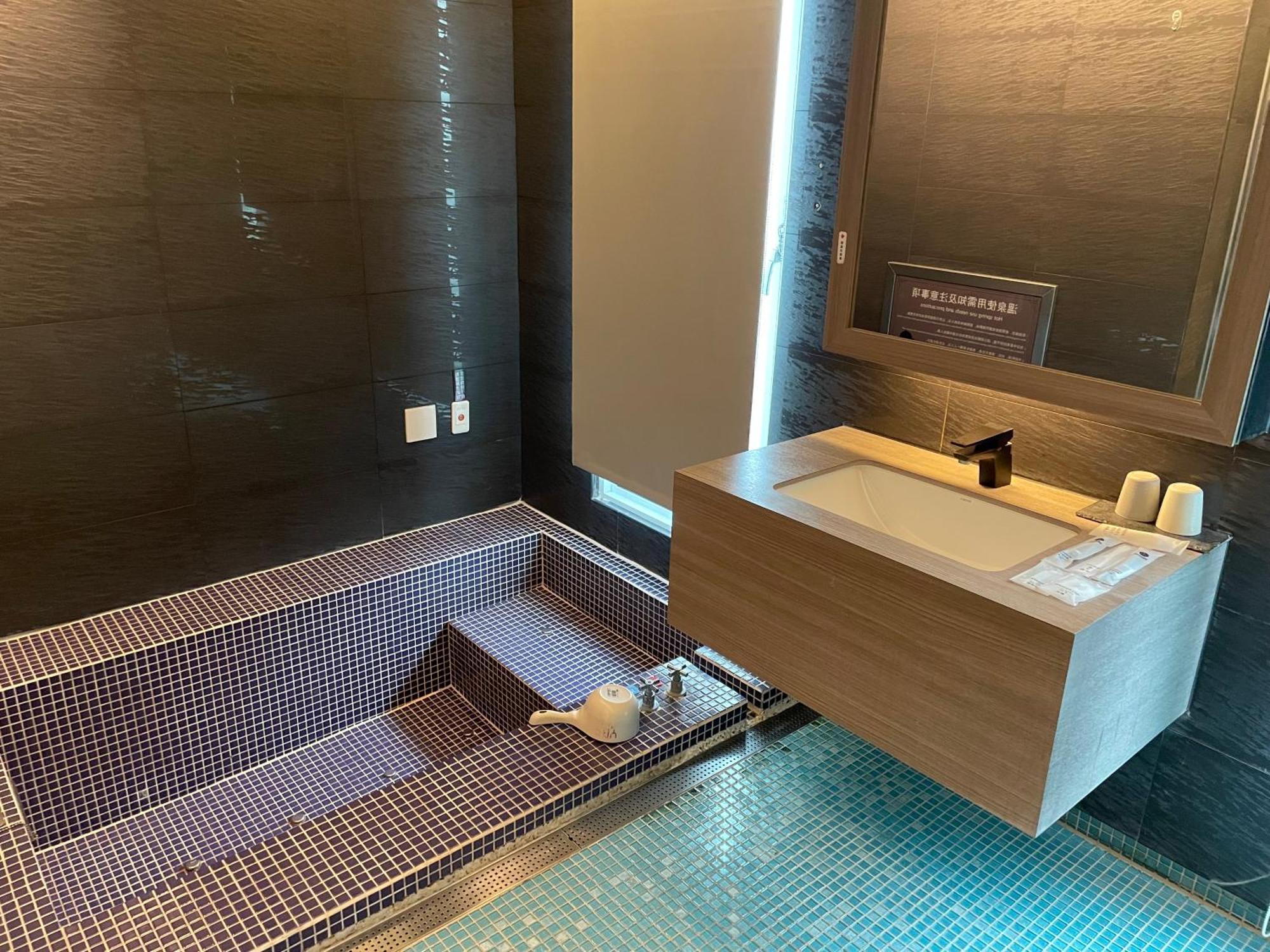 Ya Nold Hot Spring Hotel Джиаоси Екстериор снимка