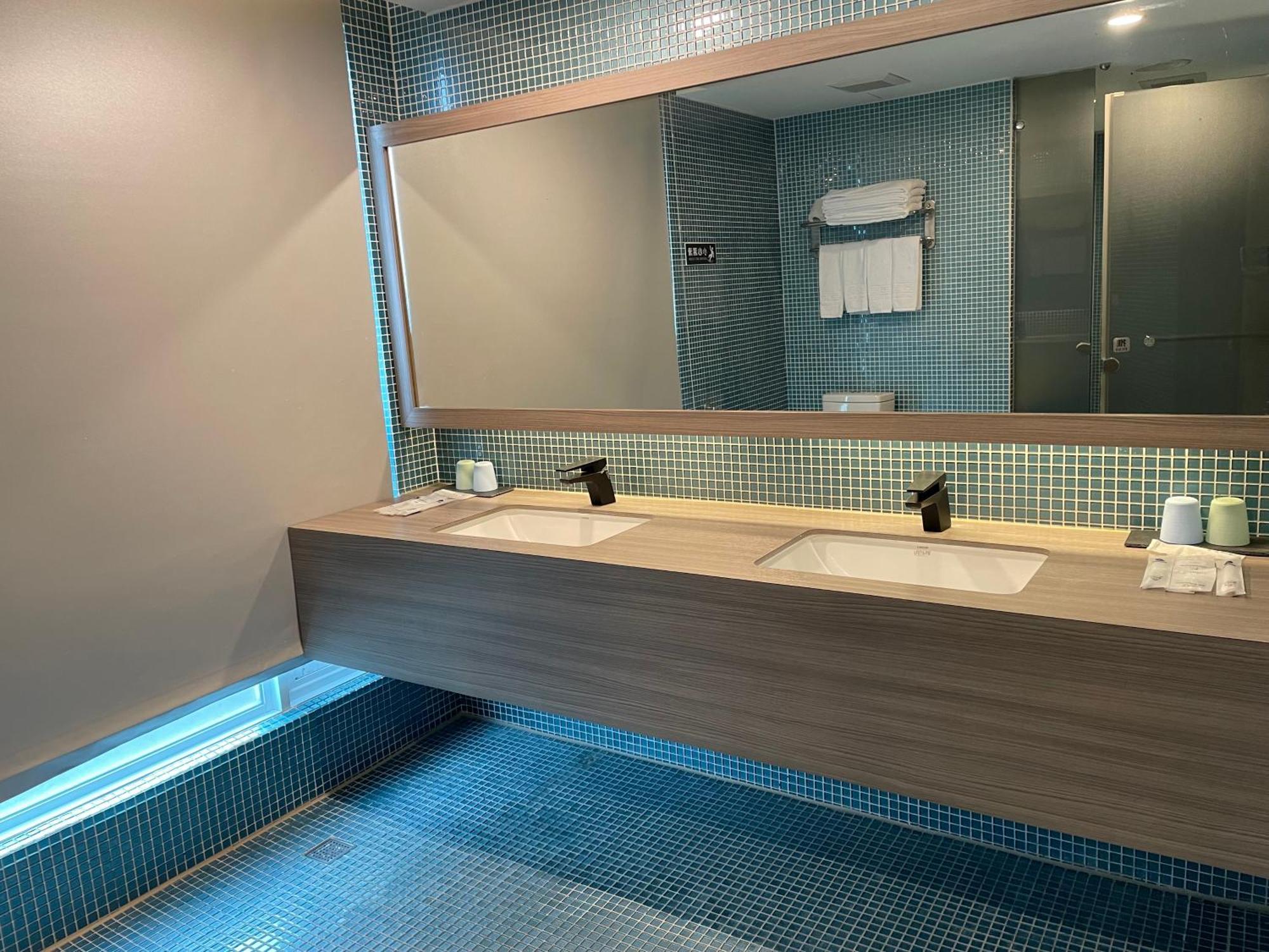 Ya Nold Hot Spring Hotel Джиаоси Екстериор снимка