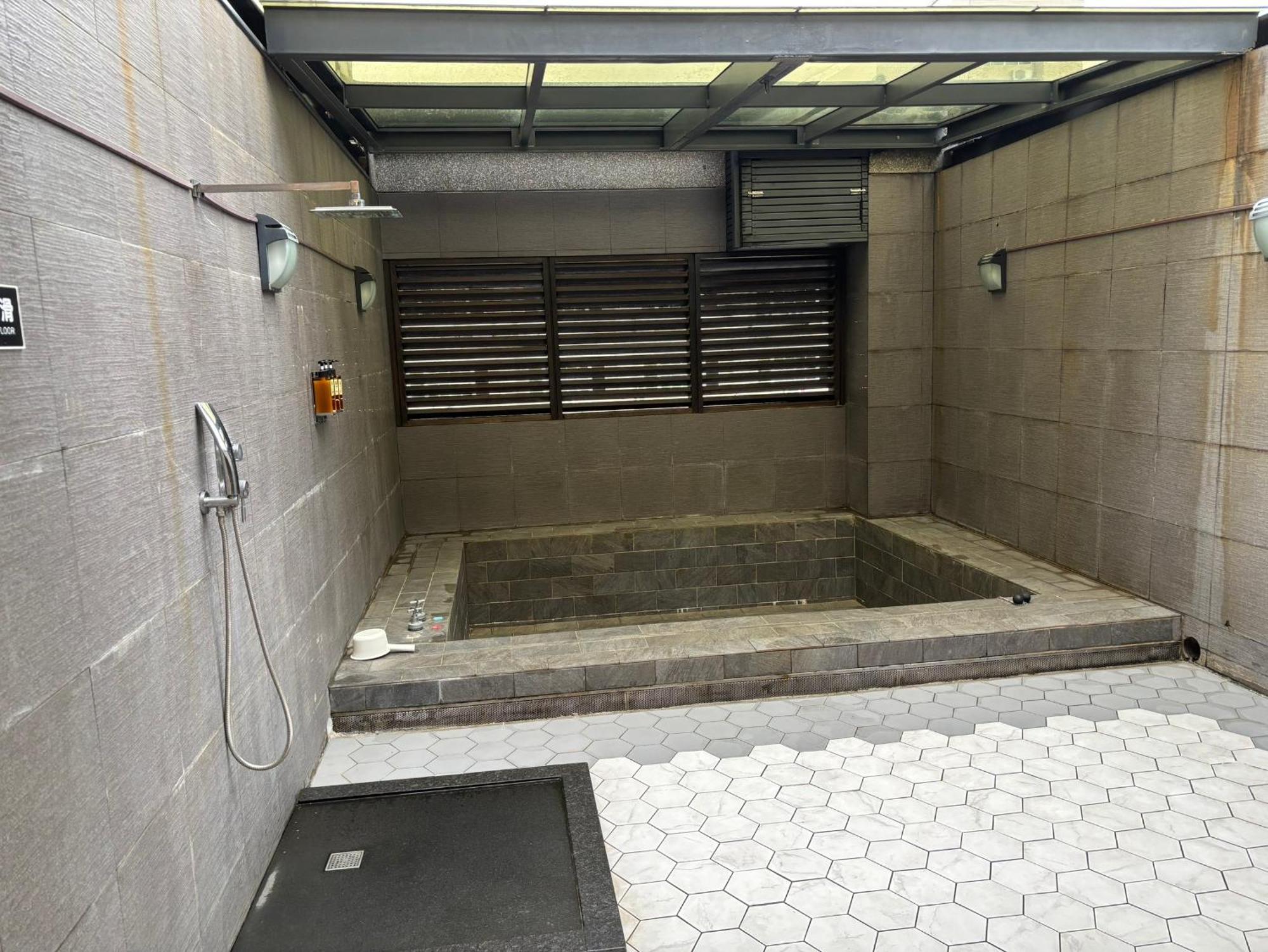 Ya Nold Hot Spring Hotel Джиаоси Екстериор снимка