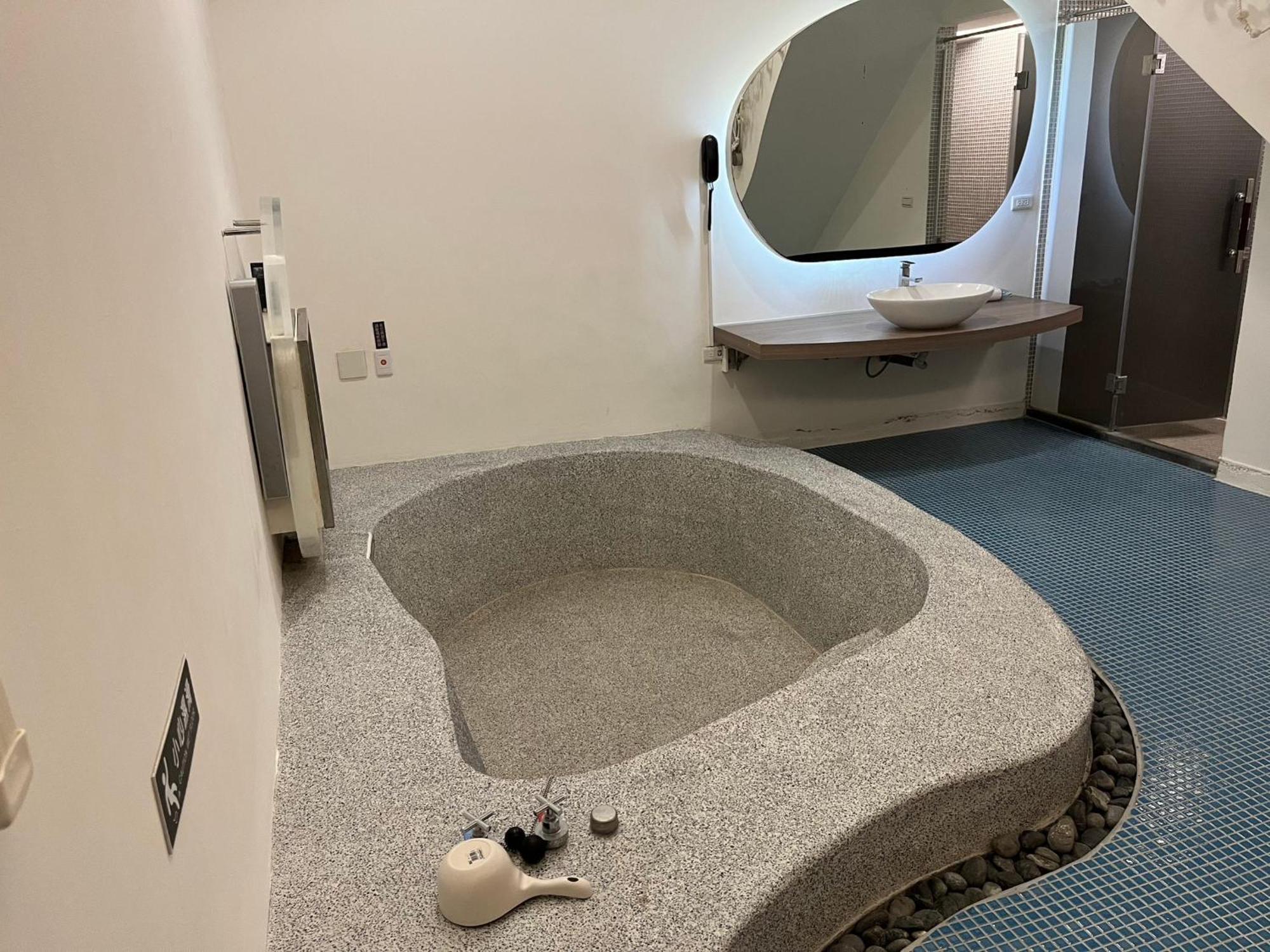 Ya Nold Hot Spring Hotel Джиаоси Екстериор снимка